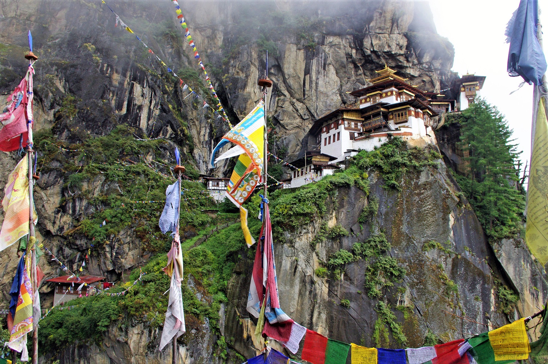 6 days Bhutan Tour designed by Lufthansa City Center Travels & Rentals