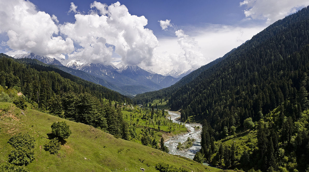 Best Kashmir tour package for family designed by Lufthansa City Center Travels & Rentals